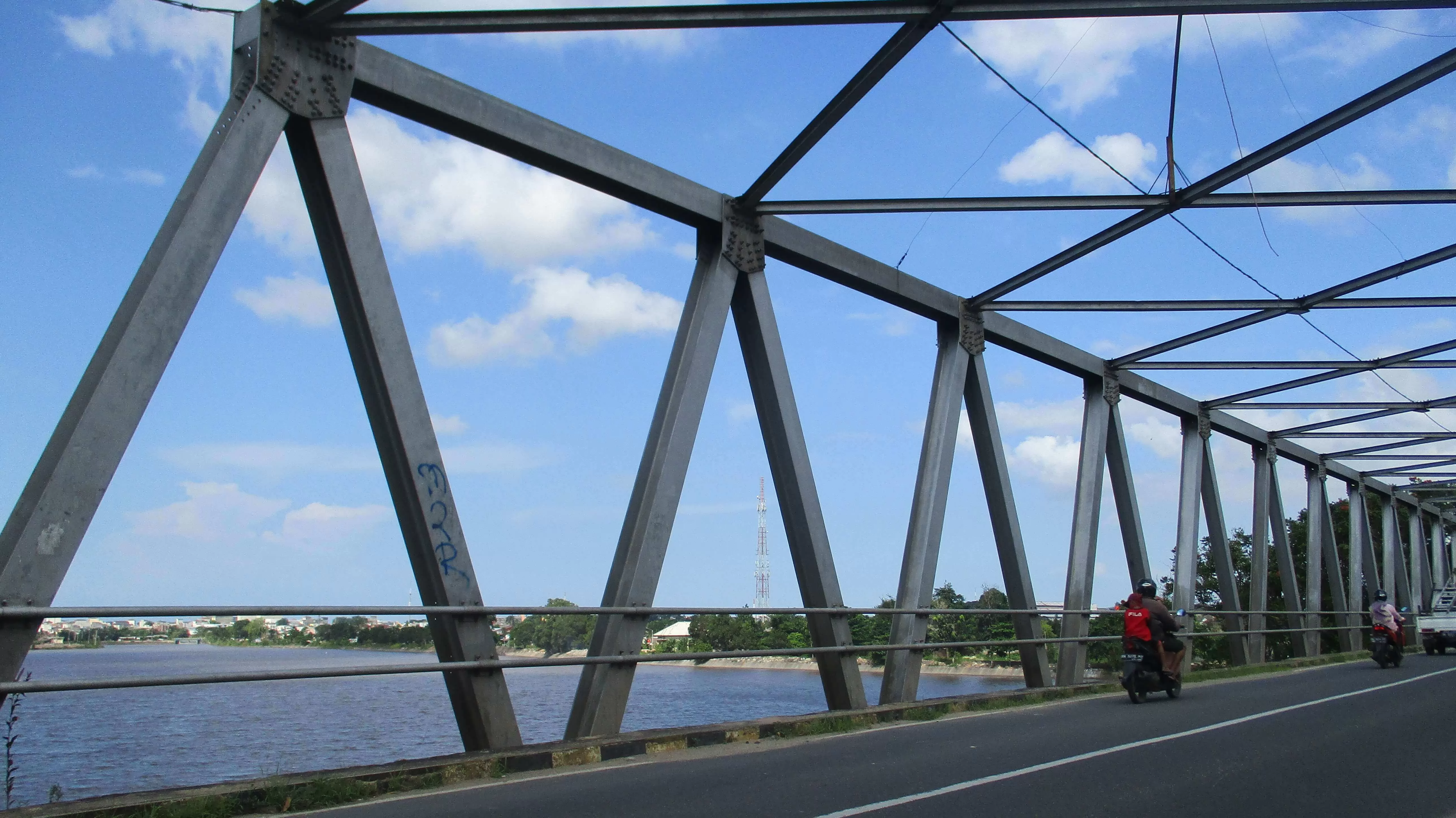 Jembatan Komposit Baja Dan Beton! Inilah Keuntungan Material Ini Pada Konstruksi Modern