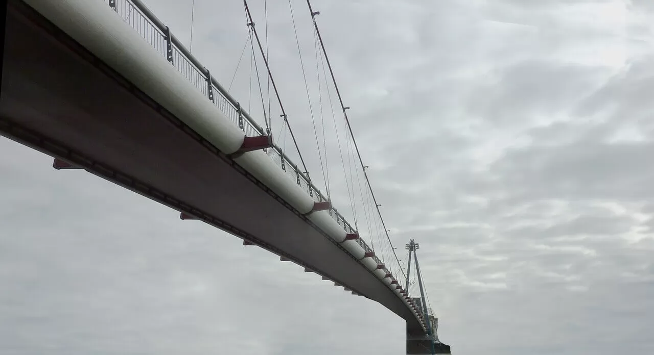 Kekuatan Jembatan Gilder berbahan baku baja di Indonesia