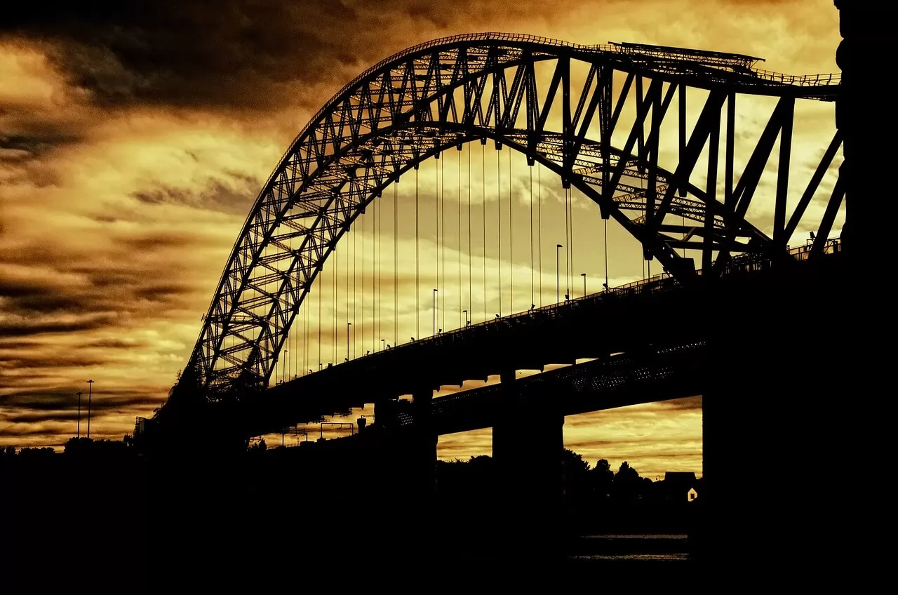 Jembatan Pelengkung (Arch Steel Bridge)